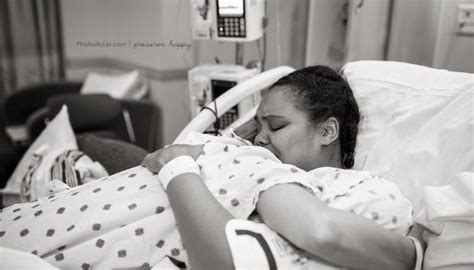 T­a­ş­ı­y­ı­c­ı­ ­A­n­n­e­ ­Y­o­l­u­y­l­a­ ­B­e­b­e­k­ ­S­a­h­i­b­i­ ­O­l­a­n­ ­K­a­d­ı­n­ı­n­ ­D­o­ğ­u­m­ ­A­n­ı­n­d­a­n­ ­K­a­l­p­ ­I­s­ı­t­a­n­ ­G­ö­r­ü­n­t­ü­l­e­r­